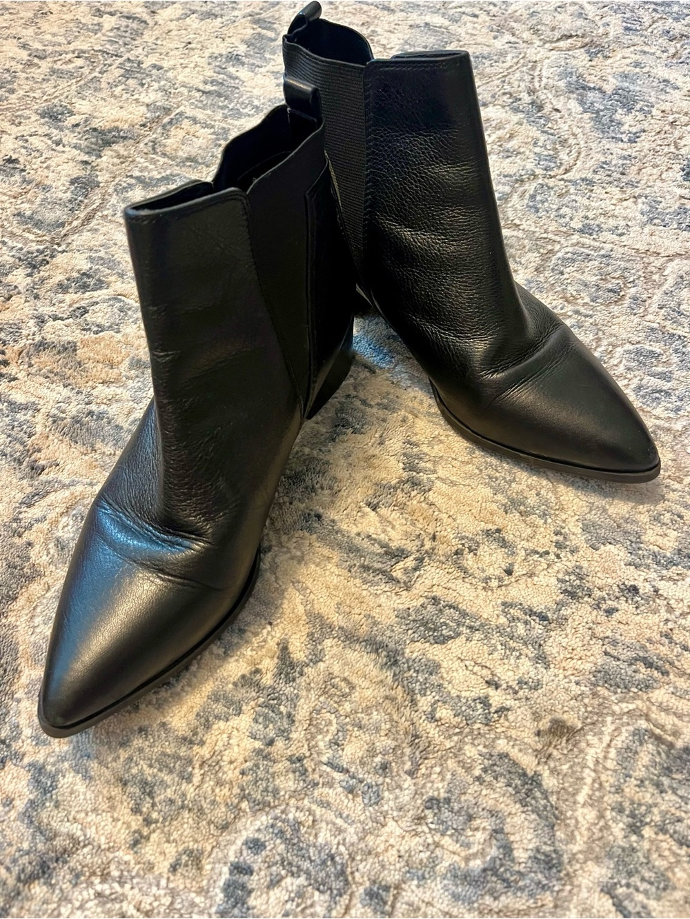 Marc Jacobs Black Pointed Leather Chelsea Ankle Boots